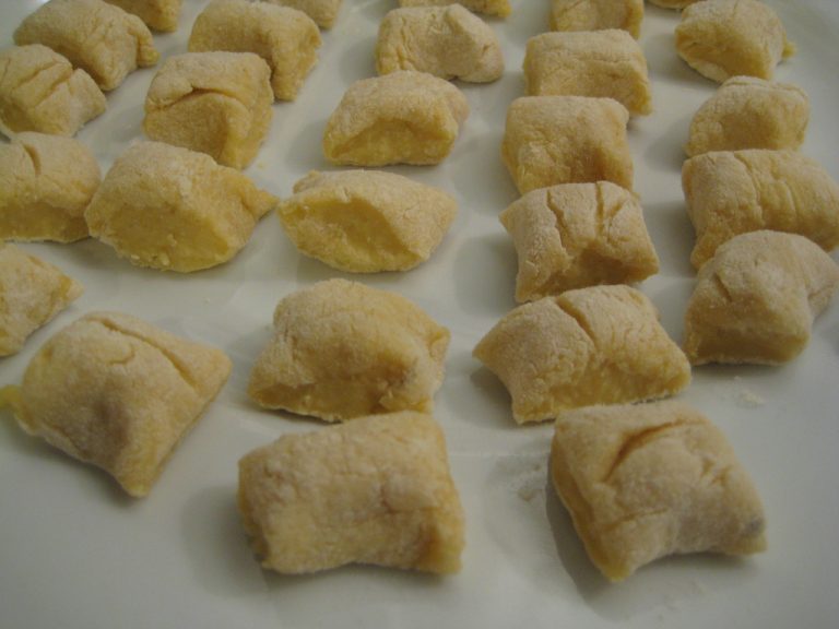 Lee más sobre el artículo ÑOQUIS DE POLLO Y JAMÓN