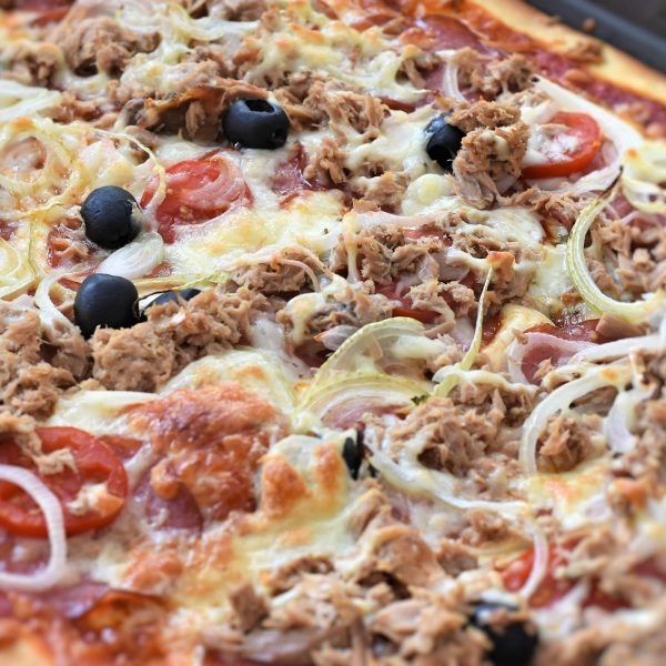 PIZZA DE ATÚN Y VERDURAS