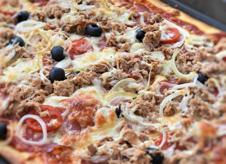 Lee más sobre el artículo PIZZA DE ATÚN Y VERDURAS